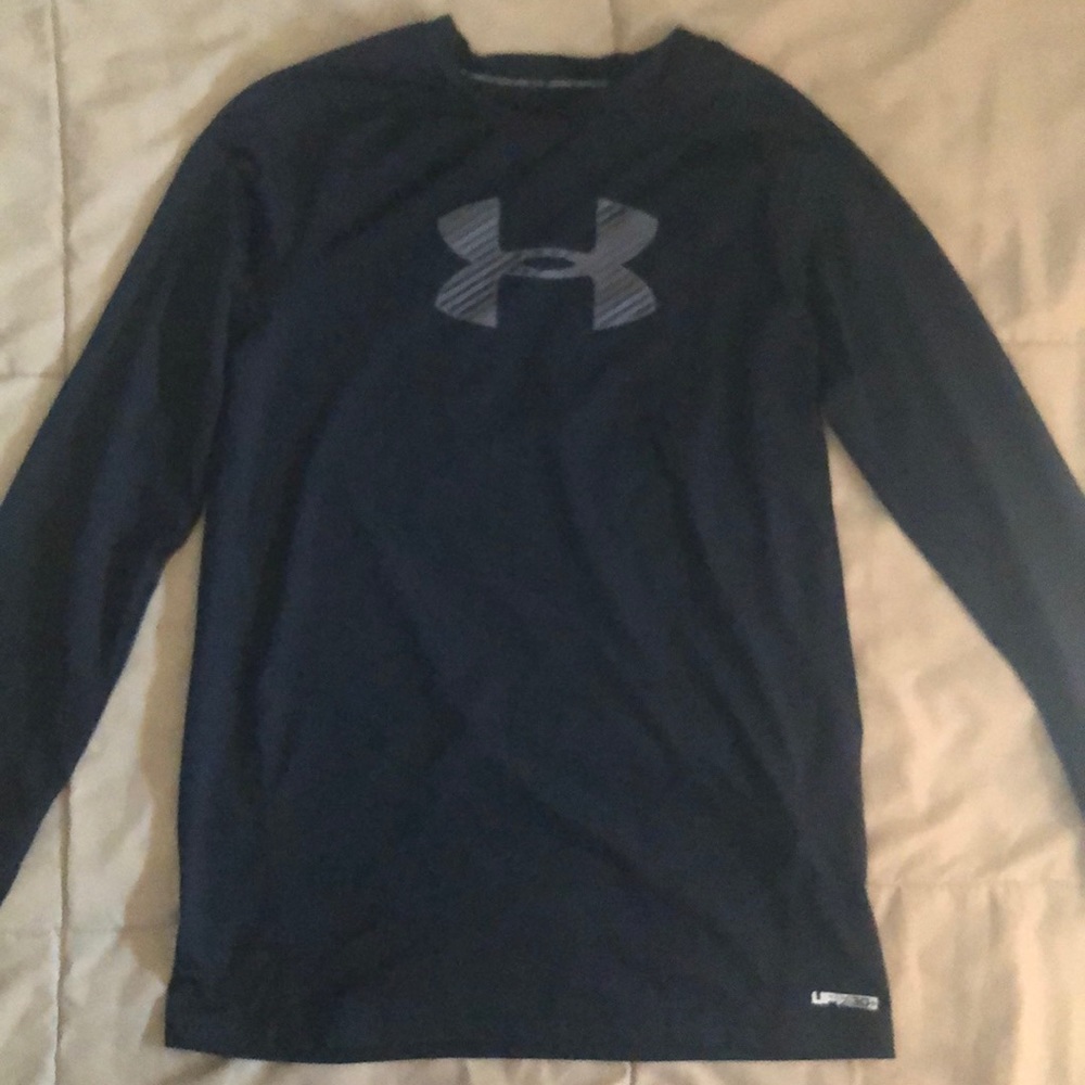 Boys under armour black top